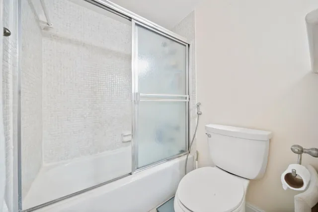 $939,995 | 1950 South Ocean Drive, Unit 18Q, Hallandale Beach, FL 33009