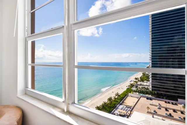 $939,995 | 1950 South Ocean Drive, Unit 18Q, Hallandale Beach, FL 33009