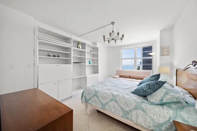 $939,995 | 1950 South Ocean Drive, Unit 18Q, Hallandale Beach, FL 33009