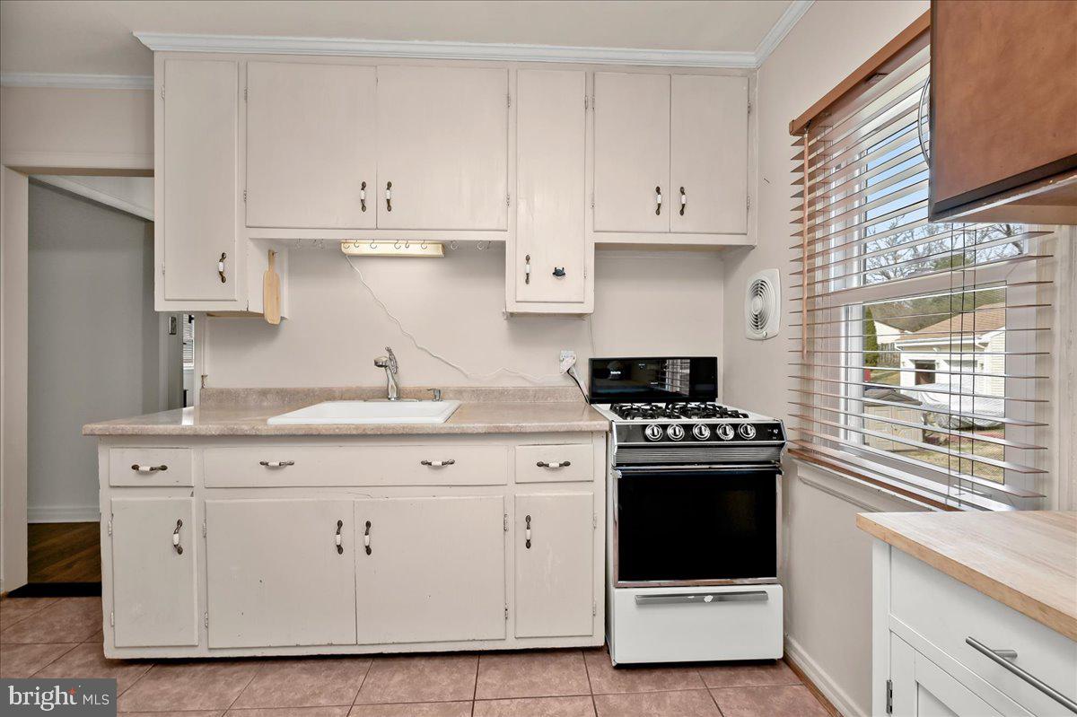 4521 Randolph Road Silver Spring, MD 20906 - Photo 23 of 39 Kitchen w/ plenty of cabinet space