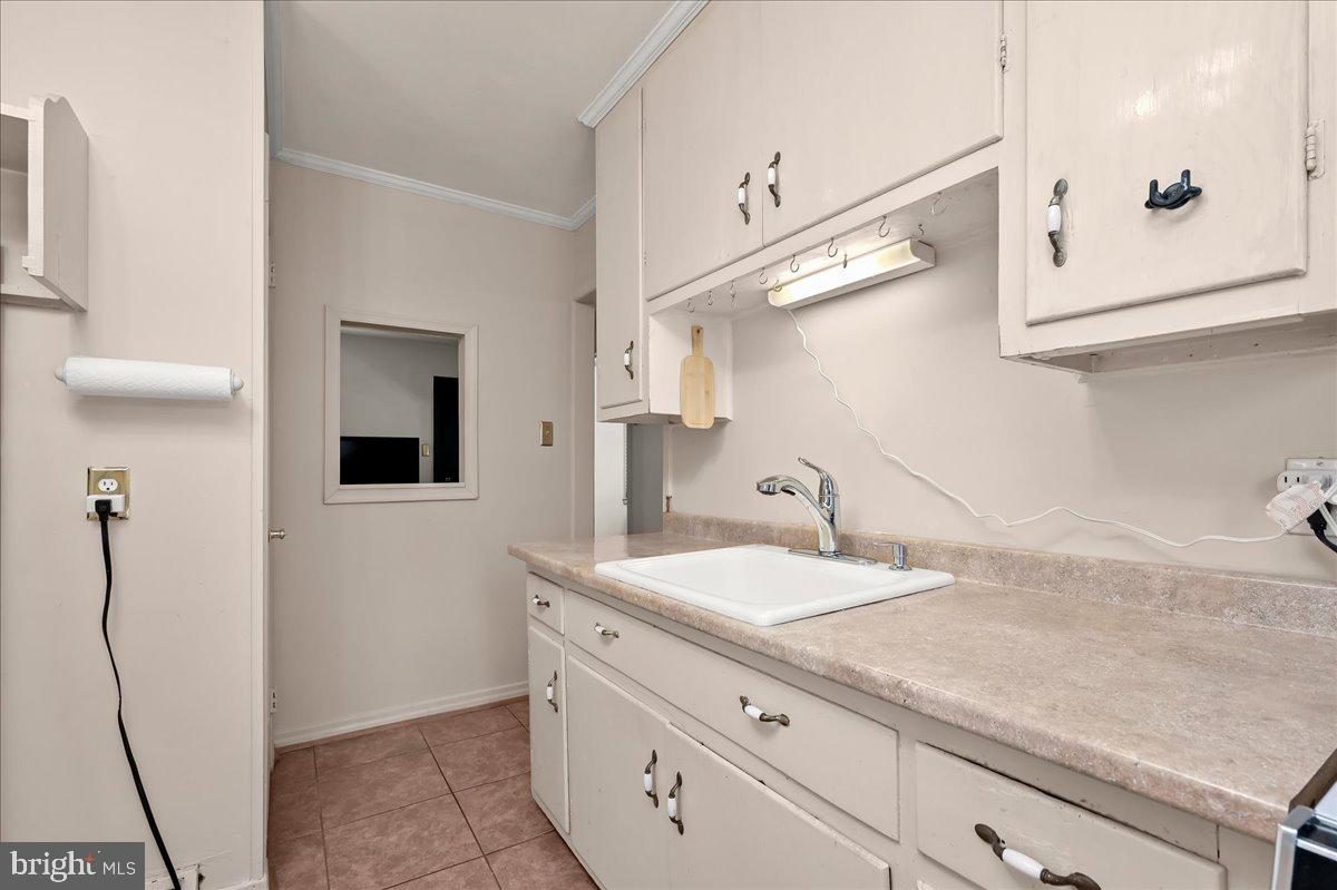 4521 Randolph Road Silver Spring, MD 20906 - Photo 25 of 39 Kitchen w/ ceramic tile flooring