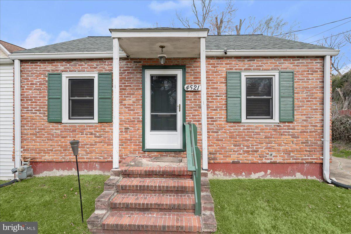 4521 Randolph Road Silver Spring, MD 20906 - Photo 3 of 39 Welcome home to this brick beauty!