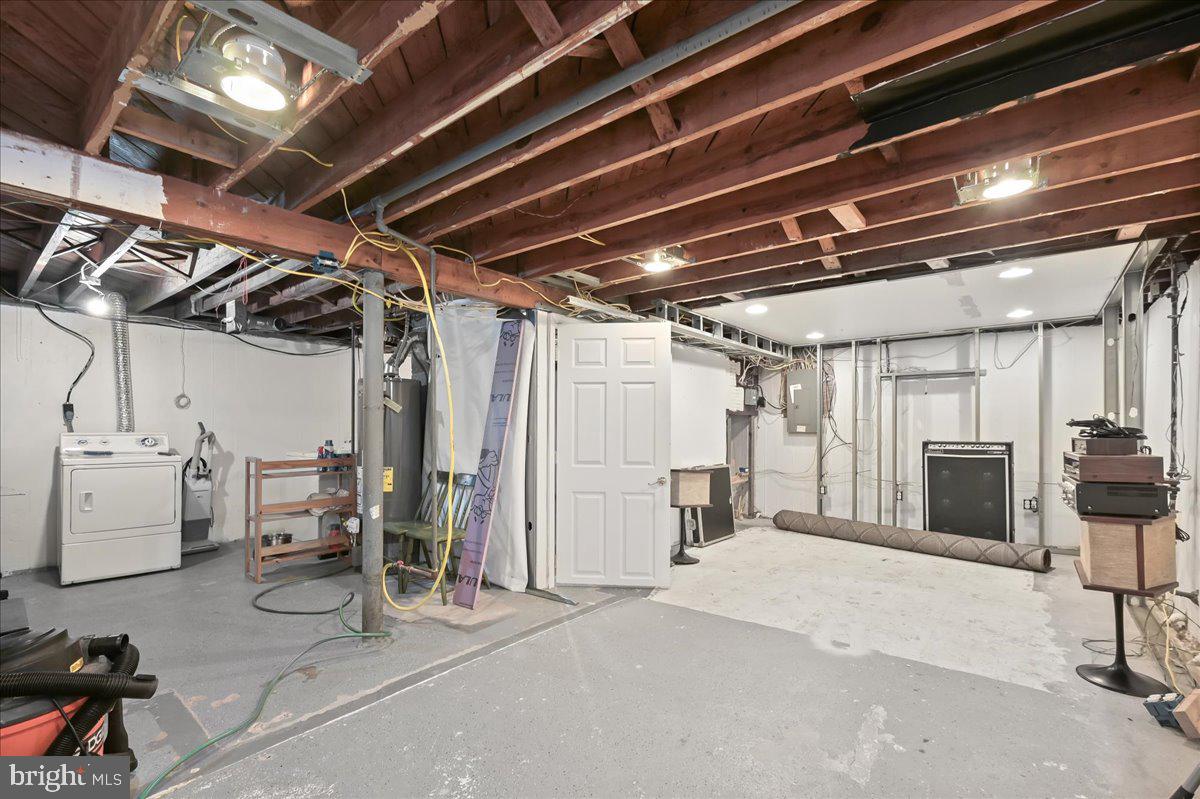 4521 Randolph Road Silver Spring, MD 20906 - Photo 31 of 39 Tons of space in lower level- has a washtub!