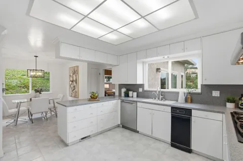 $5,698,000 | 27769 Edgerton Road, Los Altos Hills, CA 94022