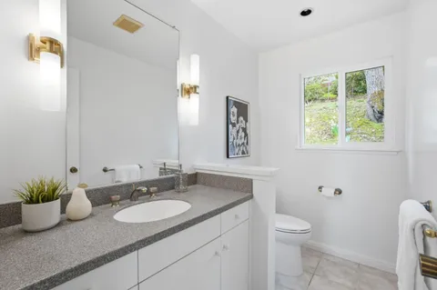 $5,698,000 | 27769 Edgerton Road, Los Altos Hills, CA 94022