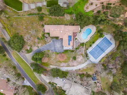 $5,698,000 | 27769 Edgerton Road, Los Altos Hills, CA 94022