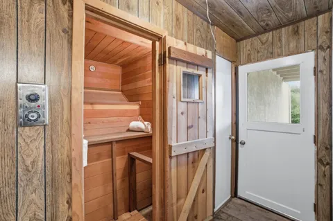 $5,698,000 | 27769 Edgerton Road, Los Altos Hills, CA 94022