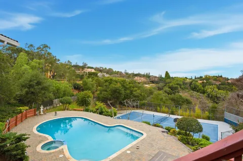 $5,698,000 | 27769 Edgerton Road, Los Altos Hills, CA 94022