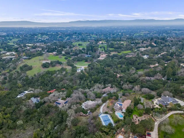 $5,698,000 | 27769 Edgerton Road, Los Altos Hills, CA 94022