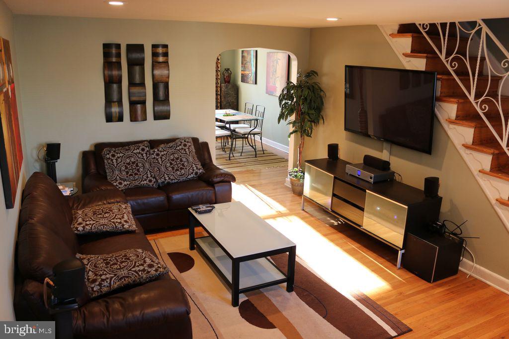 1830 Farrington Road Philadelphia, PA 19151 - Photo 2 of 19 Gallery Image 2
