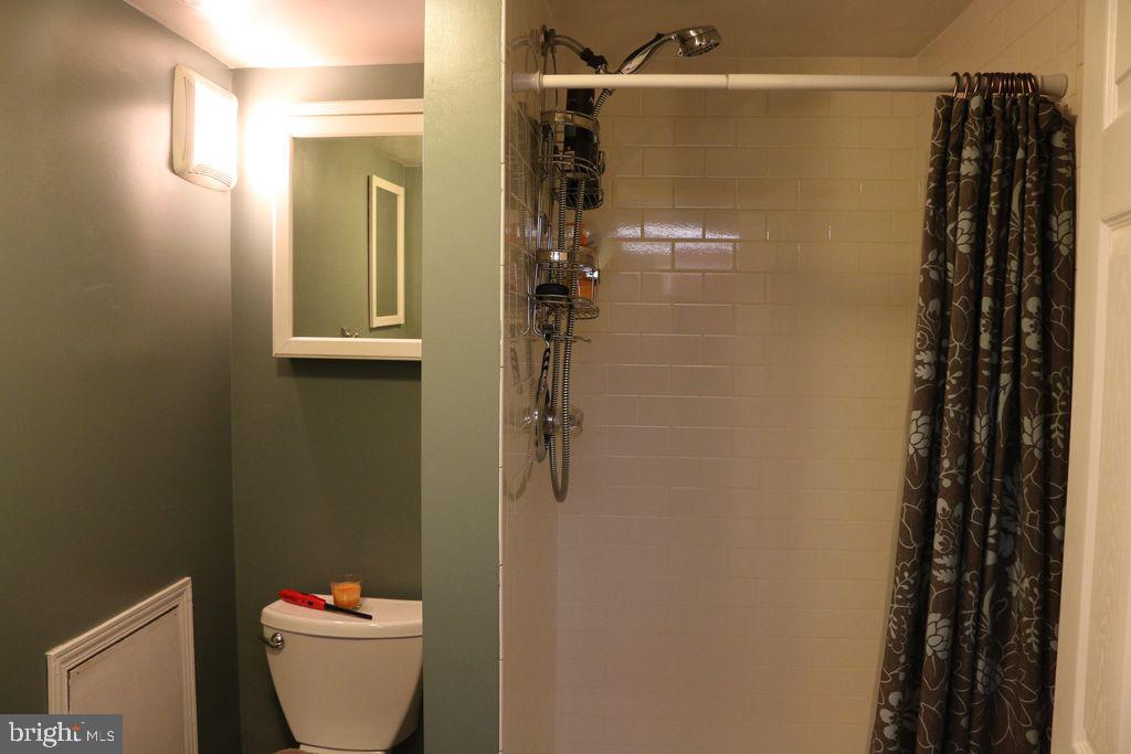 1830 Farrington Road Philadelphia, PA 19151 - Photo 10 of 19 Gallery Image 10