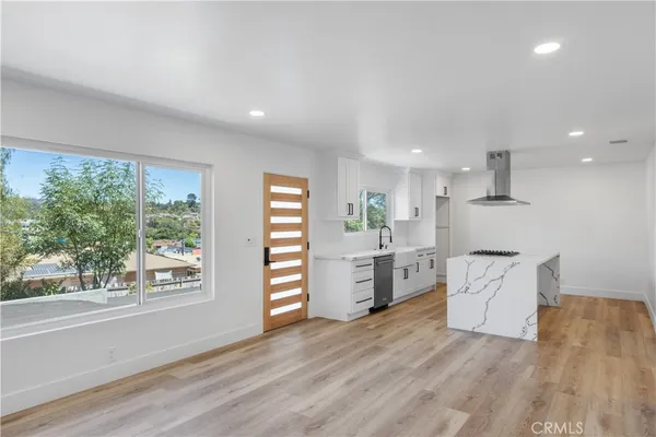 $3,300 | 634 Truly Terrace, Vista, CA 92084