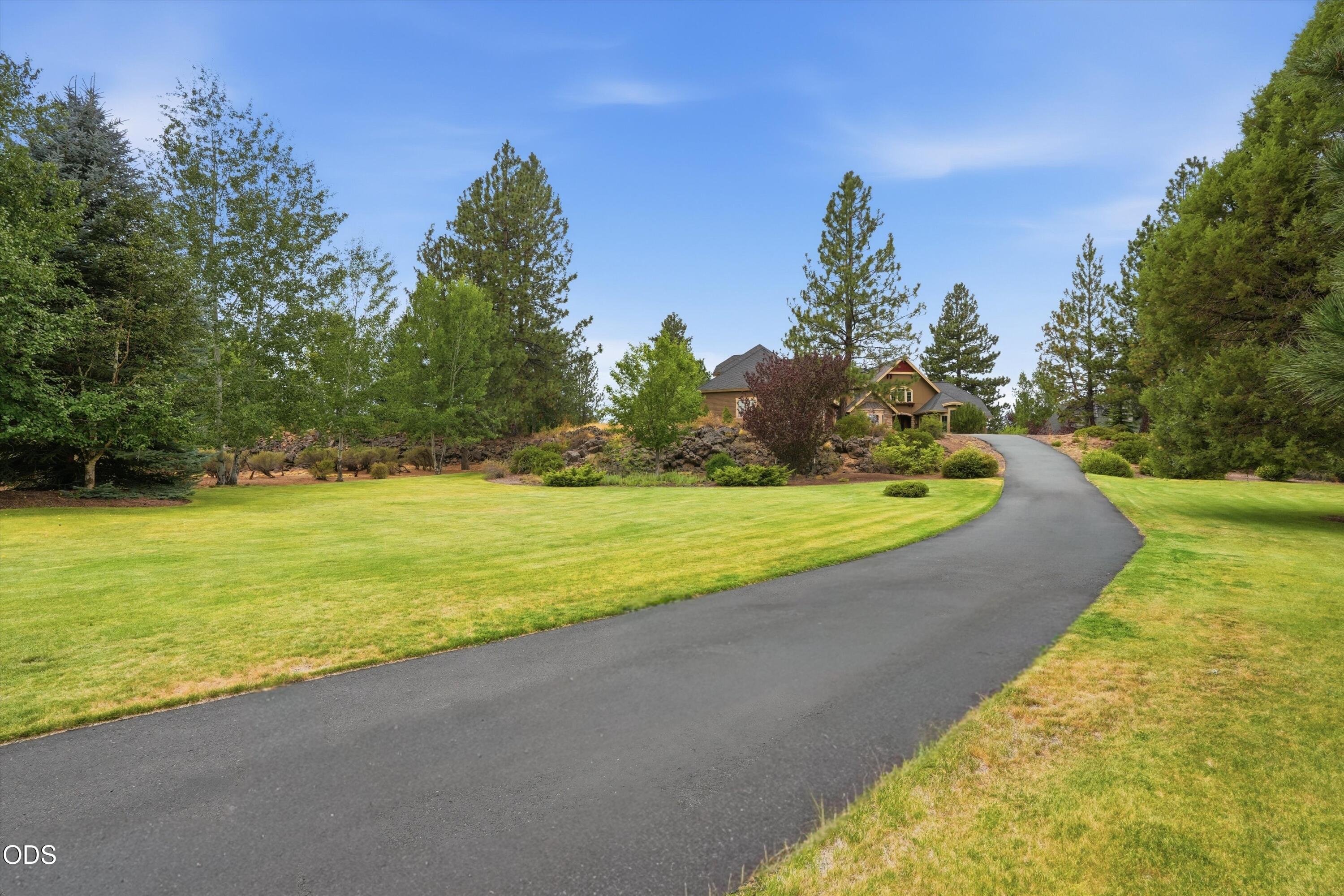 20100 Star Fire Ridge Court Bend, OR 97702 - Photo 14 of 69 Gallery Image 14