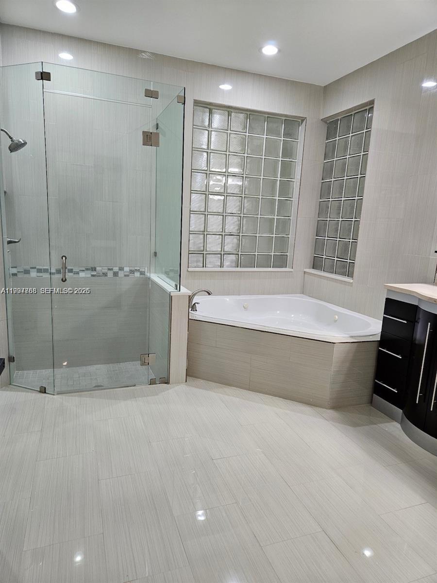 10084 Lexington Estates Boulevard Boca Raton, FL 33428 - Photo 14 of 21