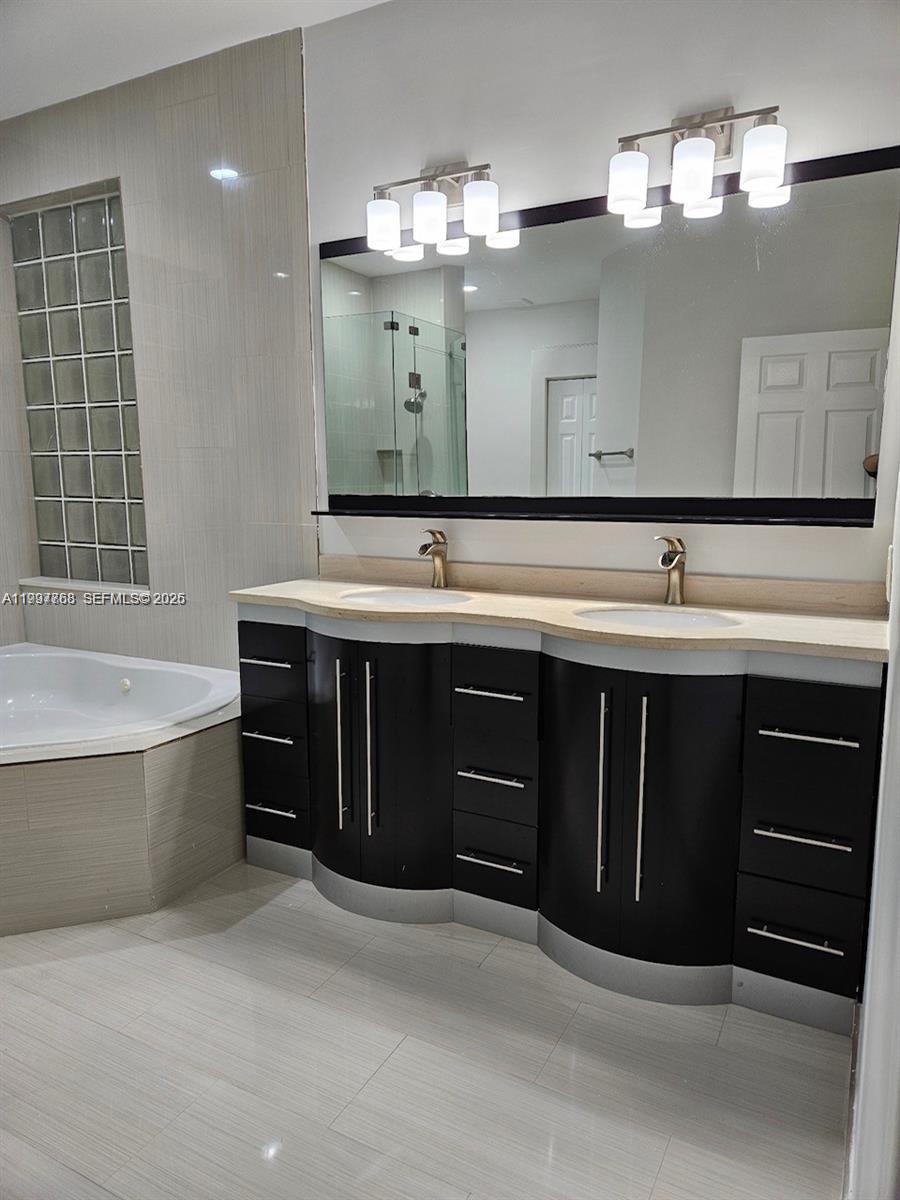 10084 Lexington Estates Boulevard Boca Raton, FL 33428 - Photo 15 of 21