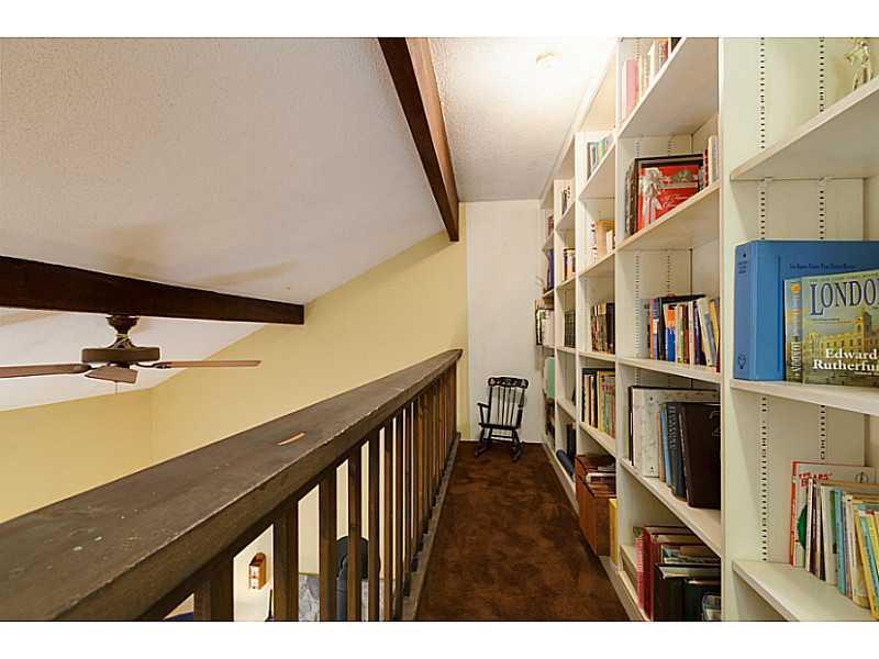 25 Harris Road Cumberland, ME 04021 - Photo 14 of 24 Other. Balcony/library