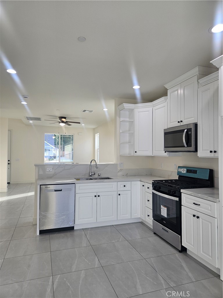 5151 Peony Court Riverside, CA 92506 - Photo 6 of 13 Kitchen