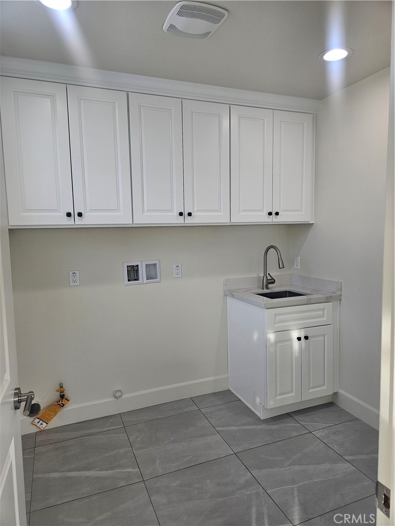 5151 Peony Court Riverside, CA 92506 - Photo 7 of 13 Laundry room (downstairs)