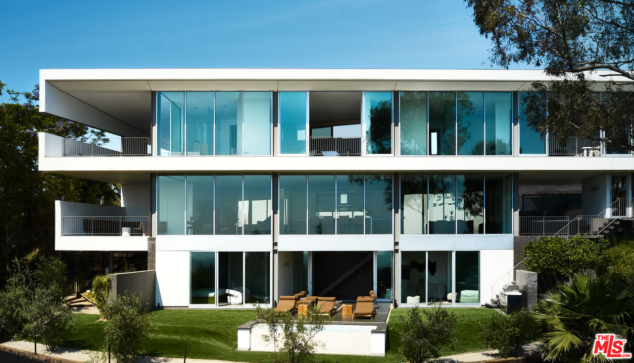 2500 Briarcrest Road Beverly Hills, CA 90210 - Photo 1 of 30