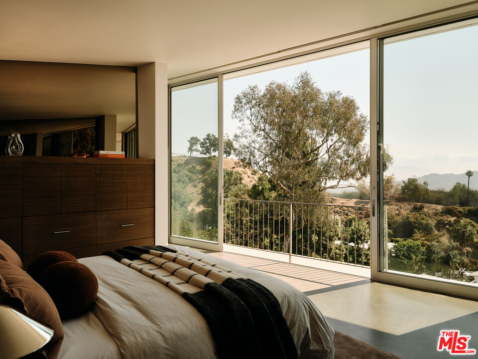 2500 Briarcrest Road Beverly Hills, CA 90210 - Photo 12 of 30