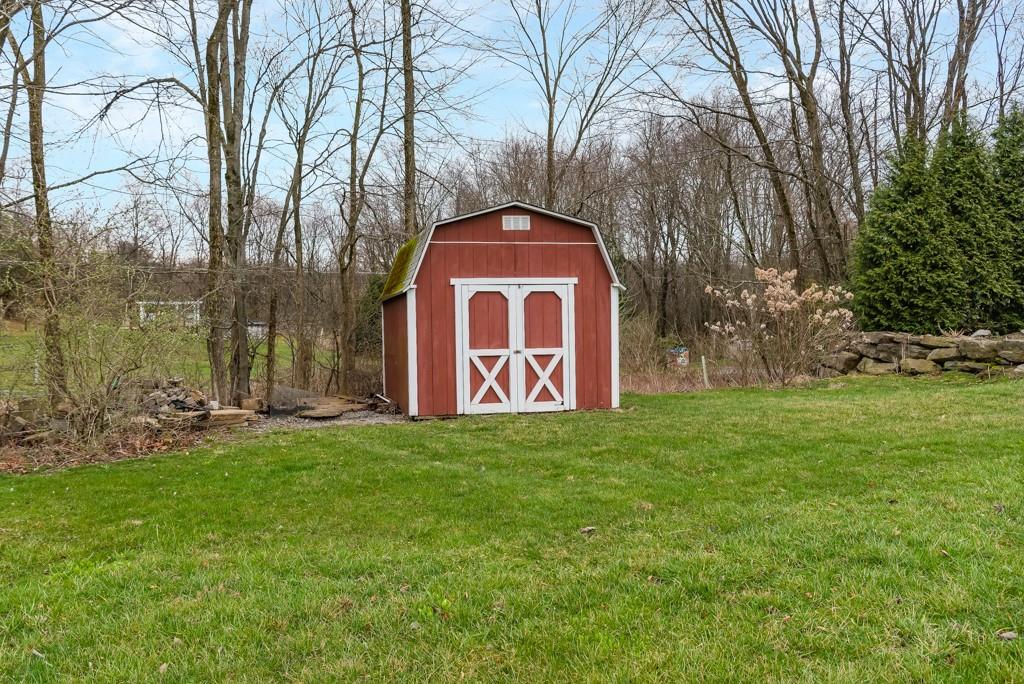 471 Sandy Hill Road Valencia, PA 16059 - Photo 3 of 25 Gallery Image 3