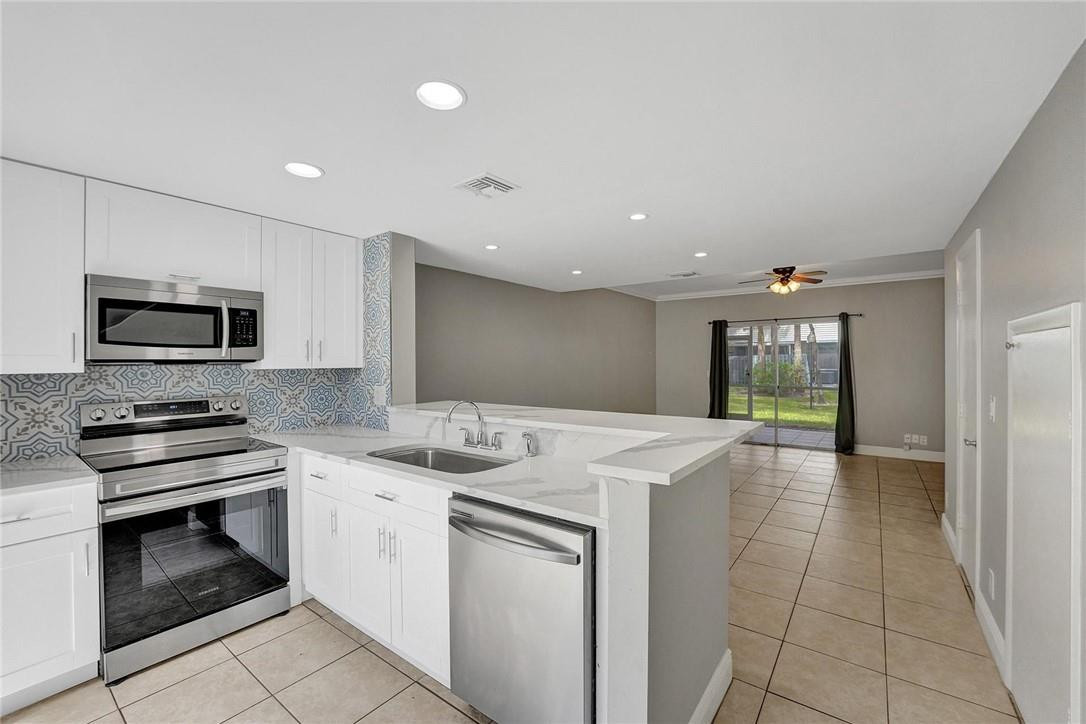 55 Southwest 3rd Street Pompano Beach, FL 33060 - Photo 3 of 34 Photo 3