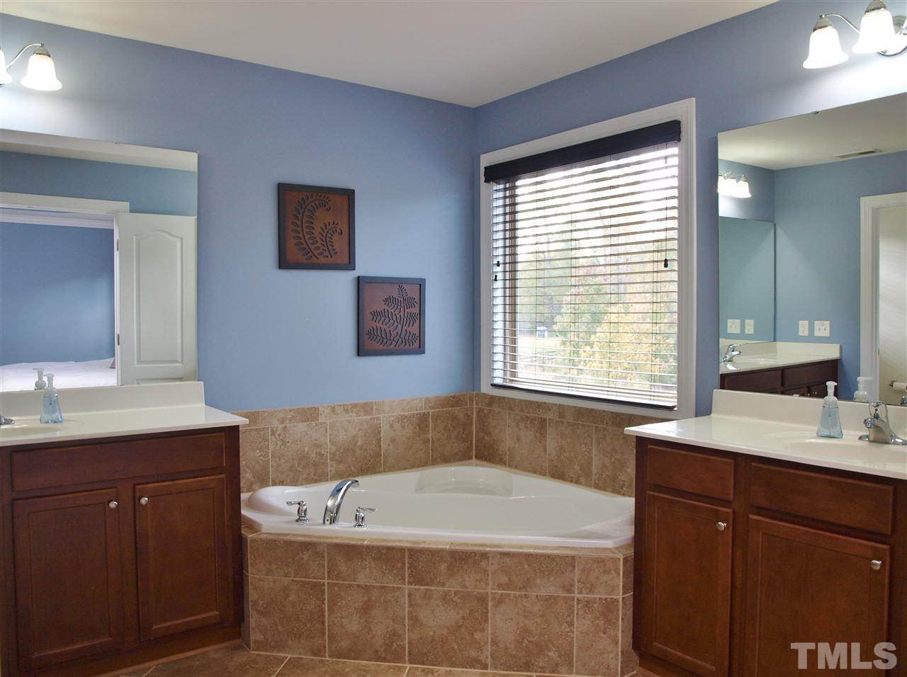 7328 Denlee Road Raleigh, NC 27603 - Photo 10 of 21