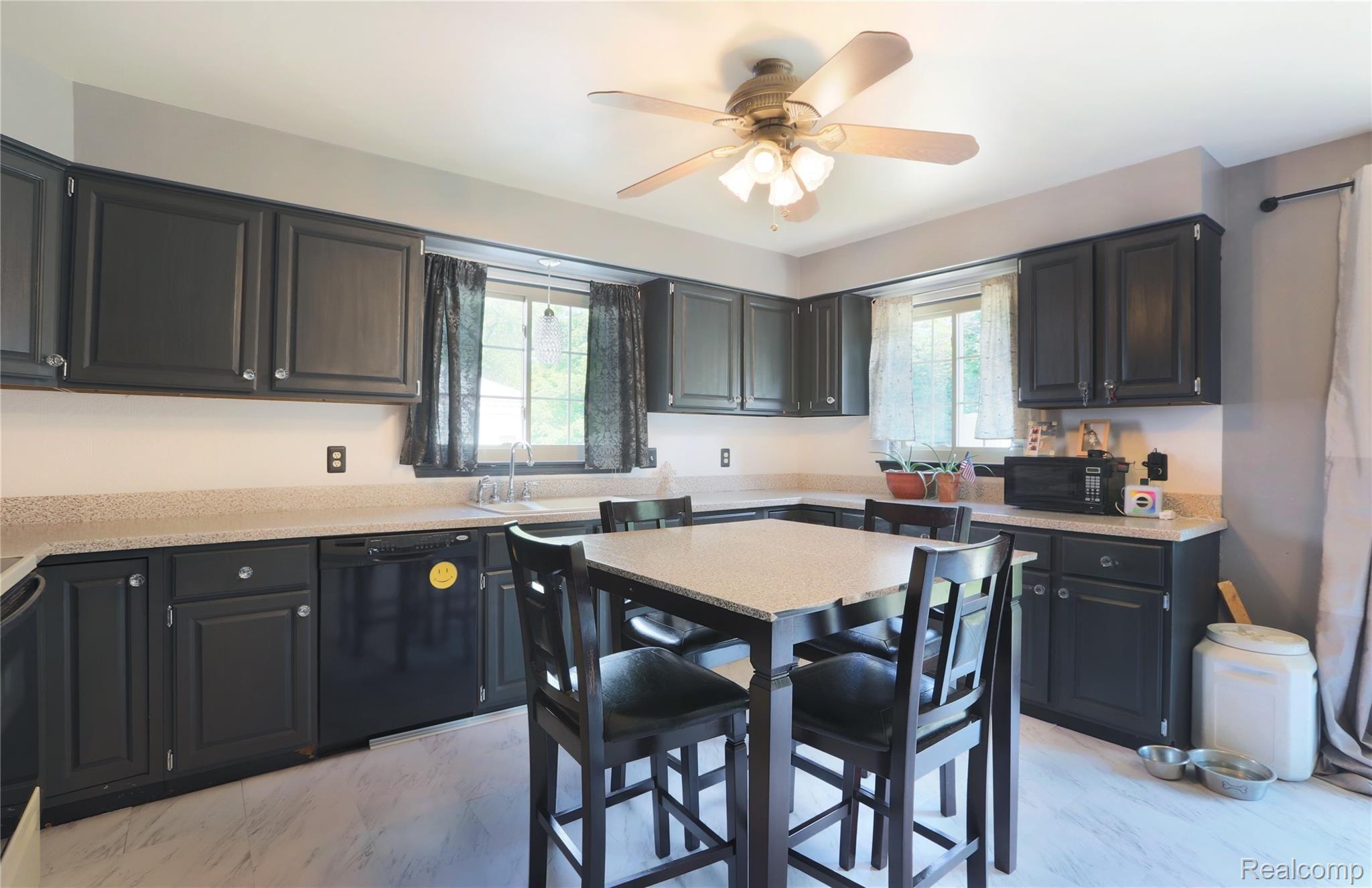 306 East Gates Street Romeo, MI 48065 - Photo 9 of 19 0I0A5116.jpeg