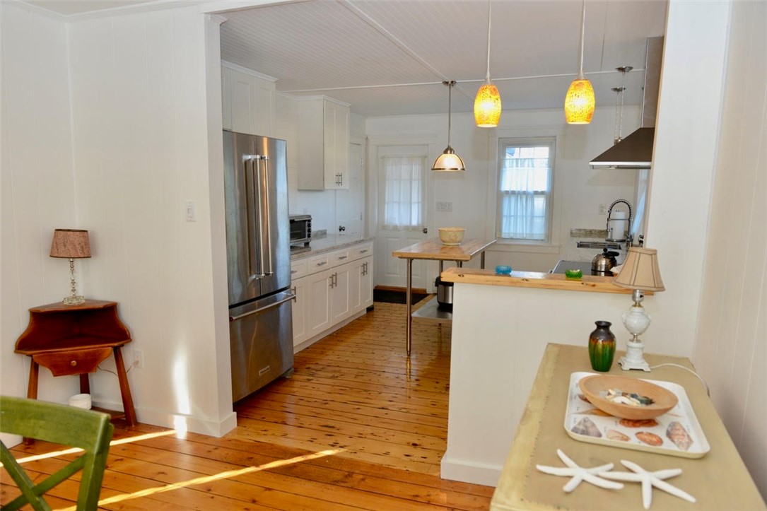 7 Middleton Road Bristol, RI 02809 - Photo 11 of 37