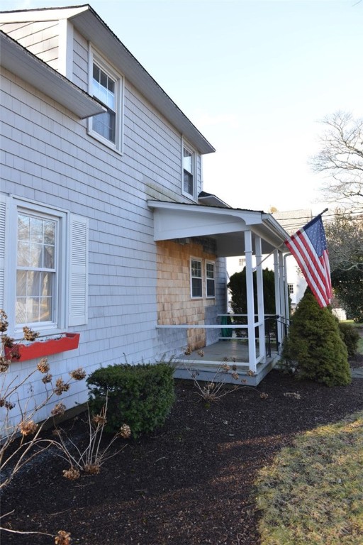 7 Middleton Road Bristol, RI 02809 - Photo 3 of 37