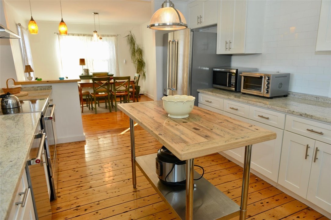 7 Middleton Road Bristol, RI 02809 - Photo 5 of 37