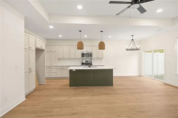 $319,500 | 1404 Country Ct Street, St. Joseph, MO 64506