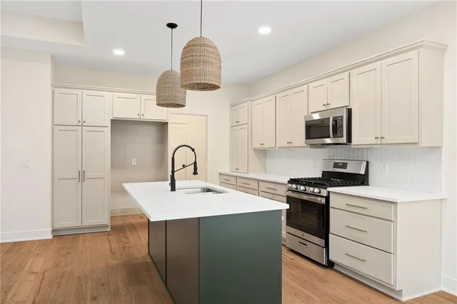 $332,000 | 1404 Country Ct Street, St. Joseph, MO 64506