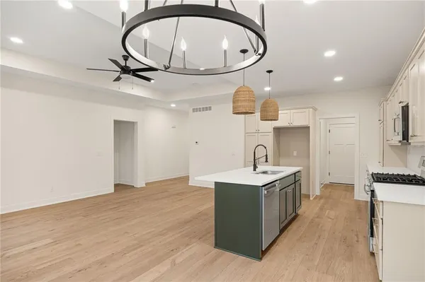 $319,500 | 1404 Country Ct Street, St. Joseph, MO 64506