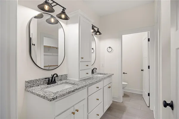 $319,500 | 1404 Country Ct Street, St. Joseph, MO 64506