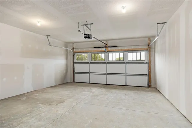 $332,000 | 1404 Country Ct Street, St. Joseph, MO 64506