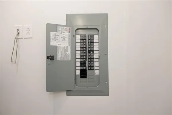 $319,500 | 1404 Country Ct Street, St. Joseph, MO 64506