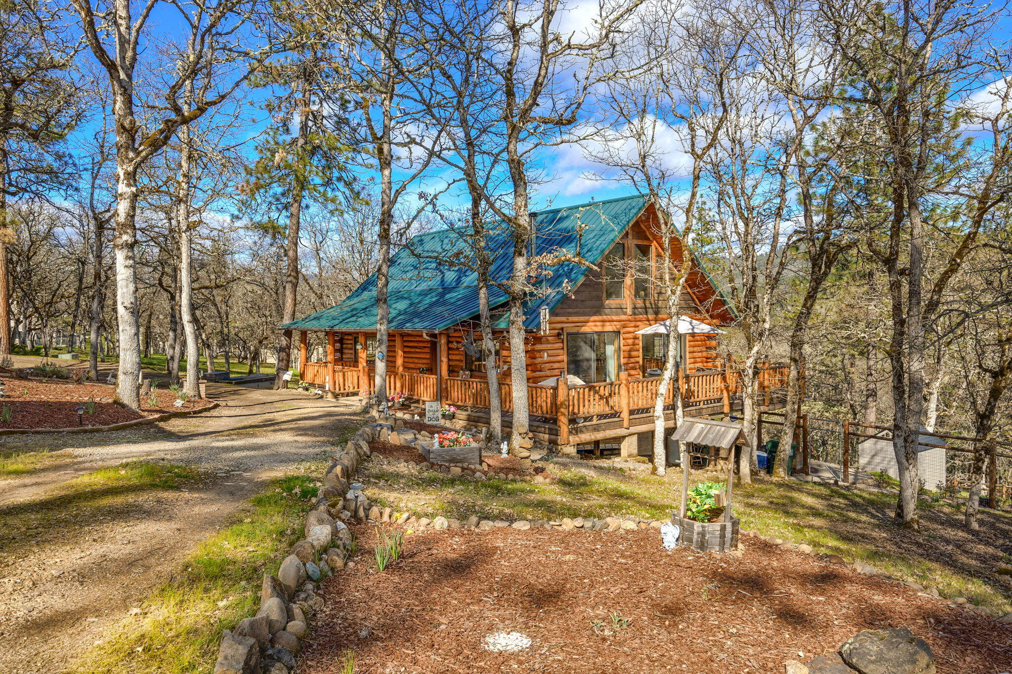 336 Rene Drive Shady Cove, OR 97539 - Photo 1 of 55 2