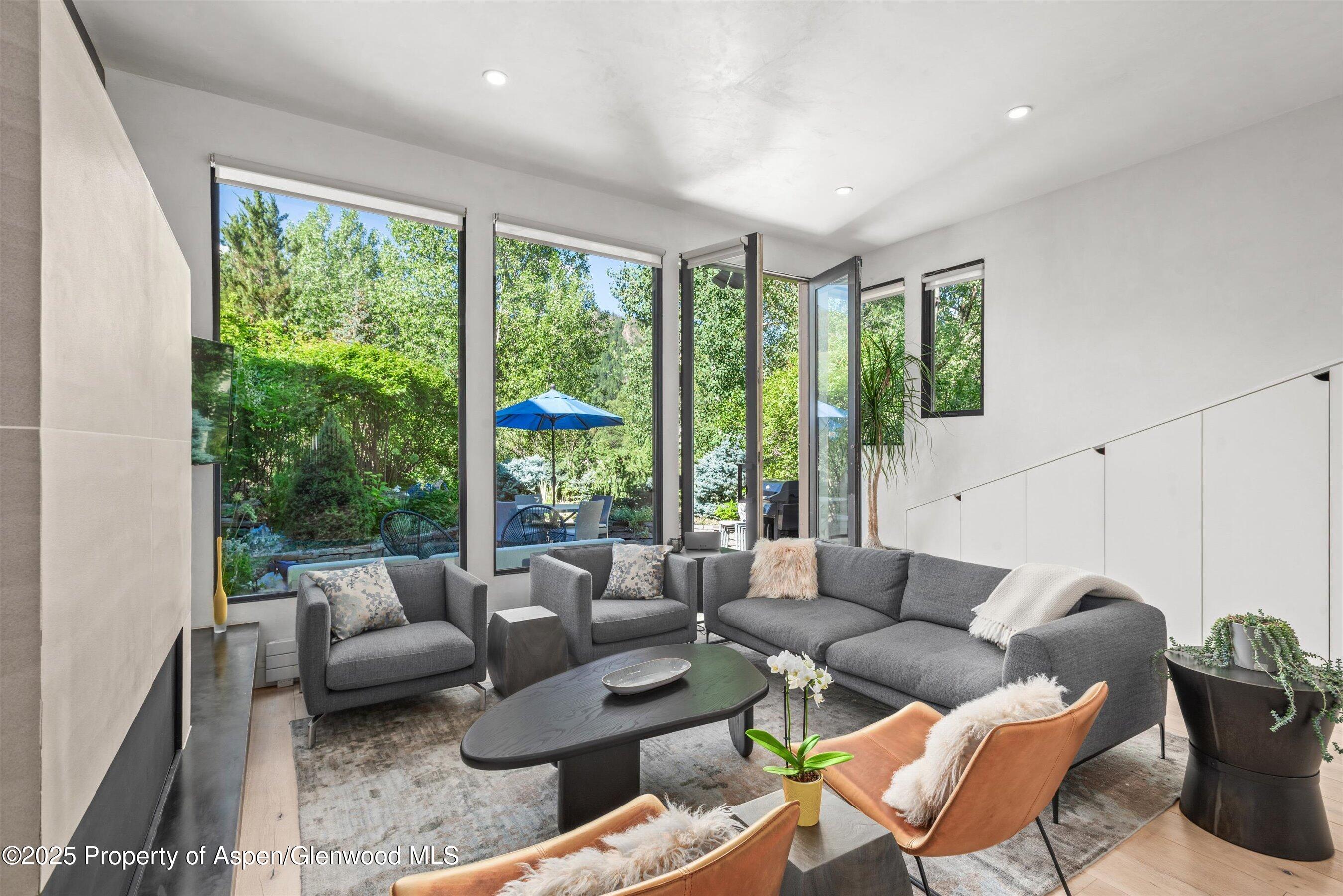 155 Lone Pine Road, Unit RIVER BLUFF #2 Aspen, CO 81611 - Photo 16 of 43 34-05-155LonePine2_250709015