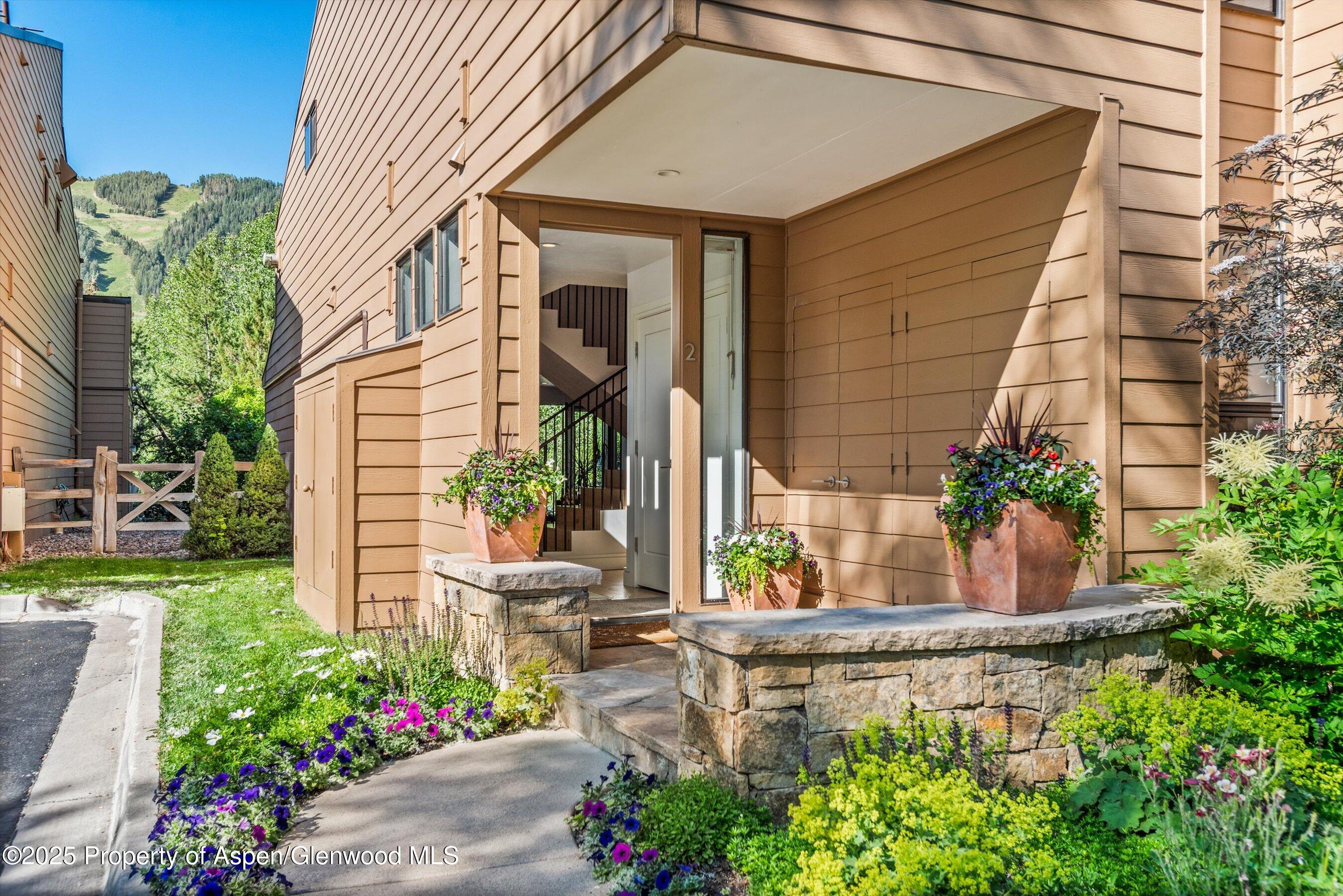 155 Lone Pine Road, Unit RIVER BLUFF #2 Aspen, CO 81611 - Photo 37 of 43 21-155LonePine2_250709002
