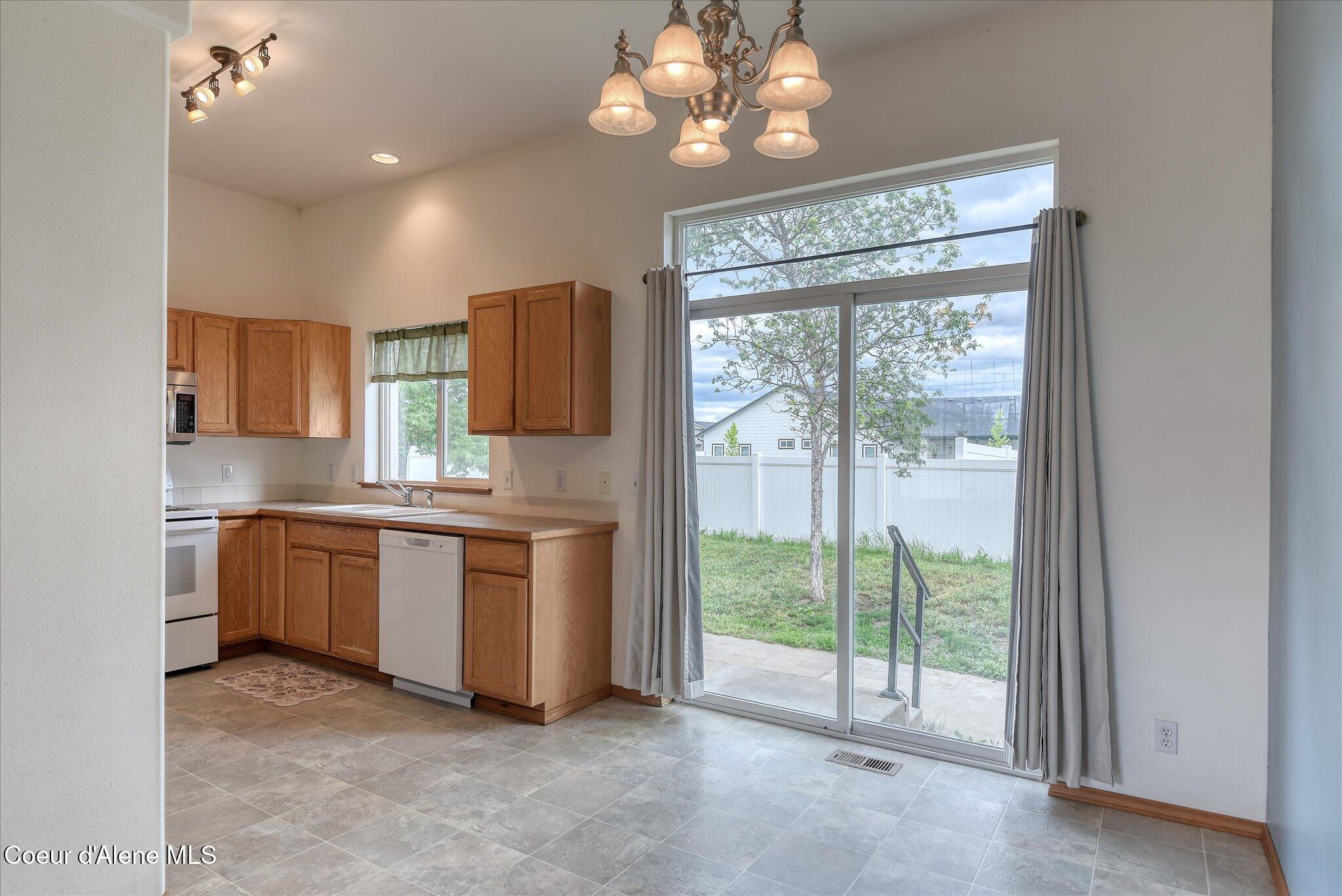 2513 West Timberlake Loop Coeur D'Alene, ID 83815 - Photo 6 of 31 08-129014739
