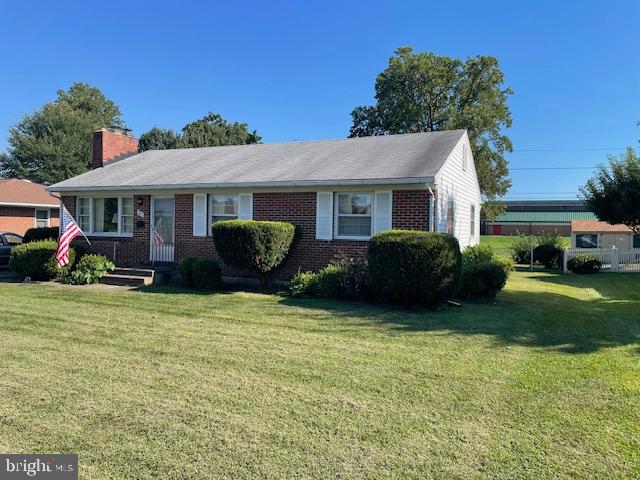 703 Juniper Road Linthicum Heights, MD 21090 - Photo 3 of 26 a view of a house with a garden