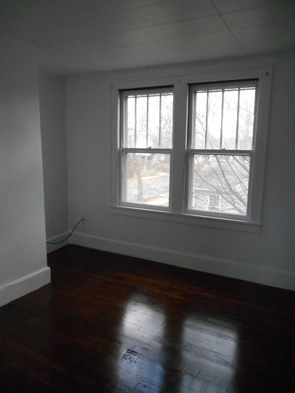 80 Merrimac Avenue Springfield, MA 01104 - Photo 16 of 29 Gallery Image 16