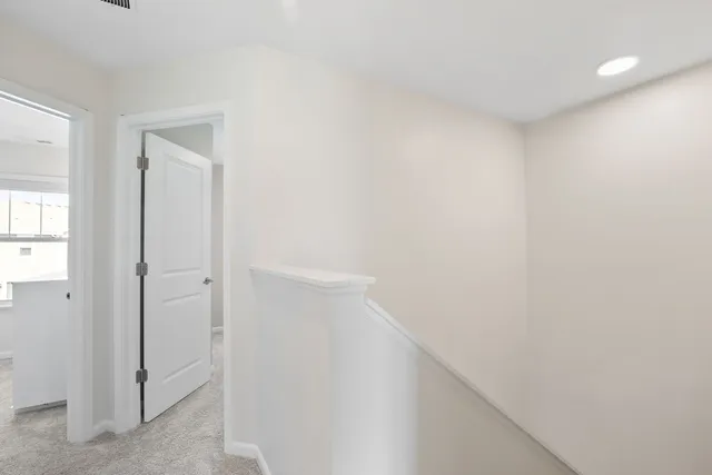 $399,999 | 2732 Fieldcrest Drive, Mundelein, IL 60060