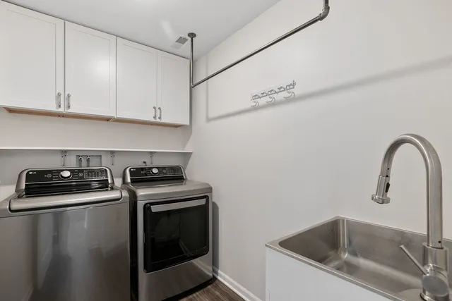 $399,999 | 2732 Fieldcrest Drive, Mundelein, IL 60060