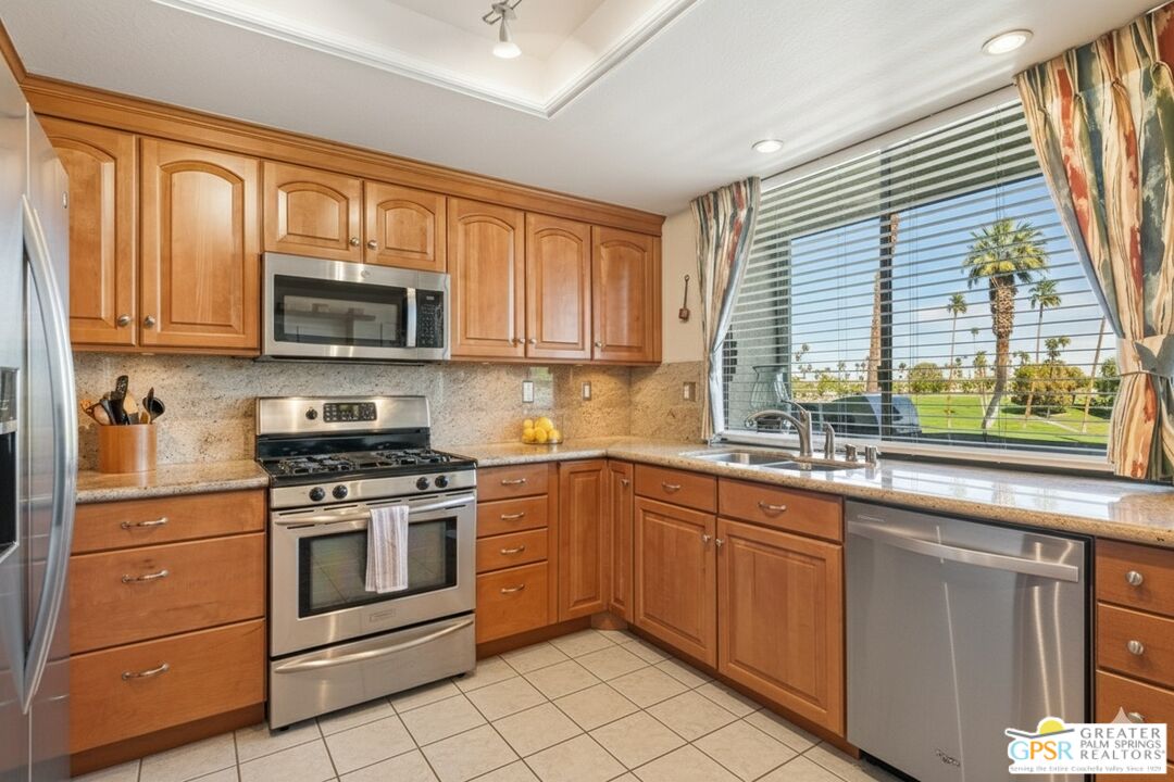 6 Palomas Drive Rancho Mirage, CA 92270 - Photo 3 of 60