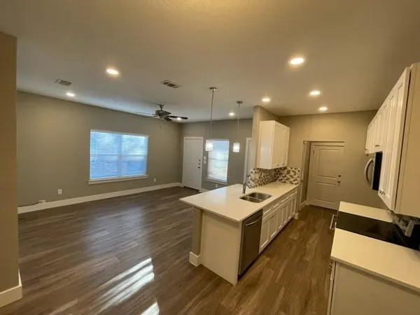 $1,650 | 8008 Doreen Avenue, Fort Worth, TX 76116