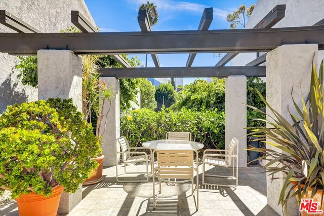 $949,999 | 1925 South Beverly Glen Boulevard, Unit 30, Los Angeles, CA 90025