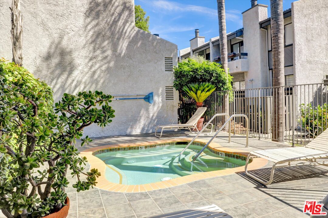 1925 South Beverly Glen Boulevard, Unit 30 Los Angeles, CA 90025 - Photo 18 of 18