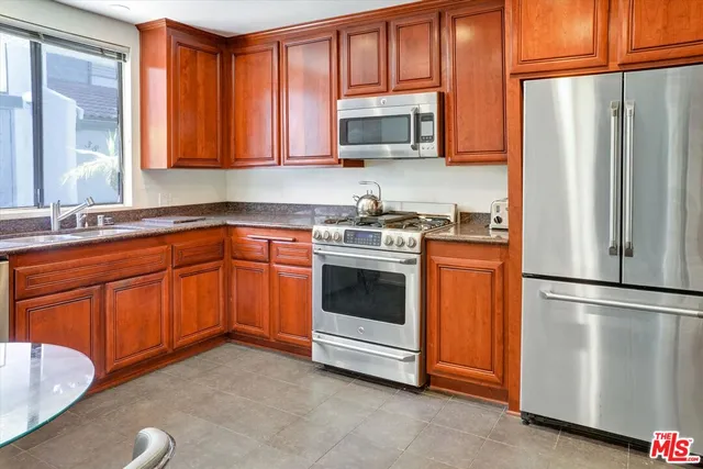 $949,999 | 1925 South Beverly Glen Boulevard, Unit 30, Los Angeles, CA 90025